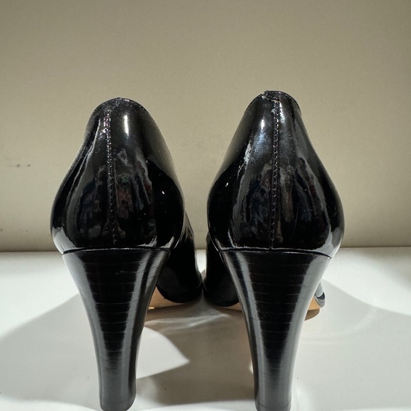 Class!  Cole Haan Black Patent Leather Heels - Sz 6 EUC - Picture 7 of 7